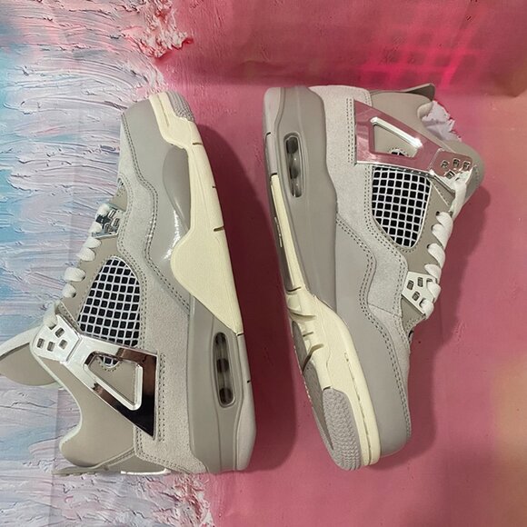 Men's Jordan Retro 4 Frozen Moments sneakers - Picture 3 of 9